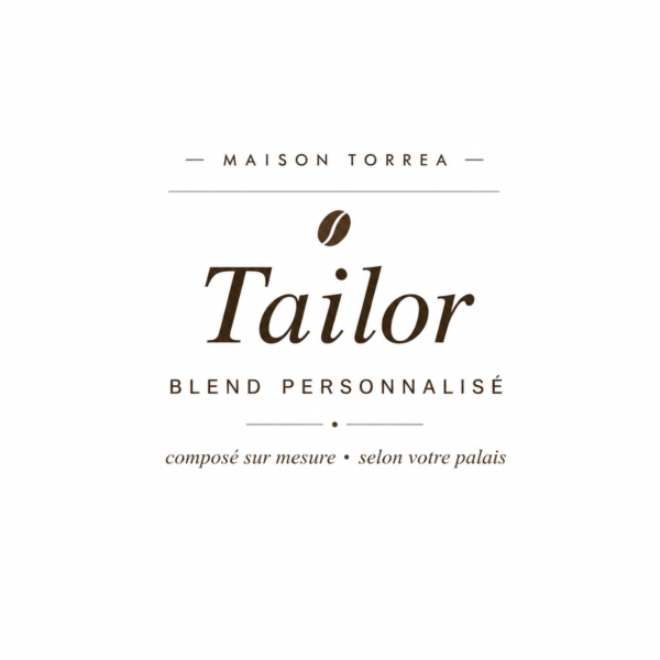 Sachet de blend personnalisé Torrea Tailor entouré de grains de café de spécialité torréfiés à la demande