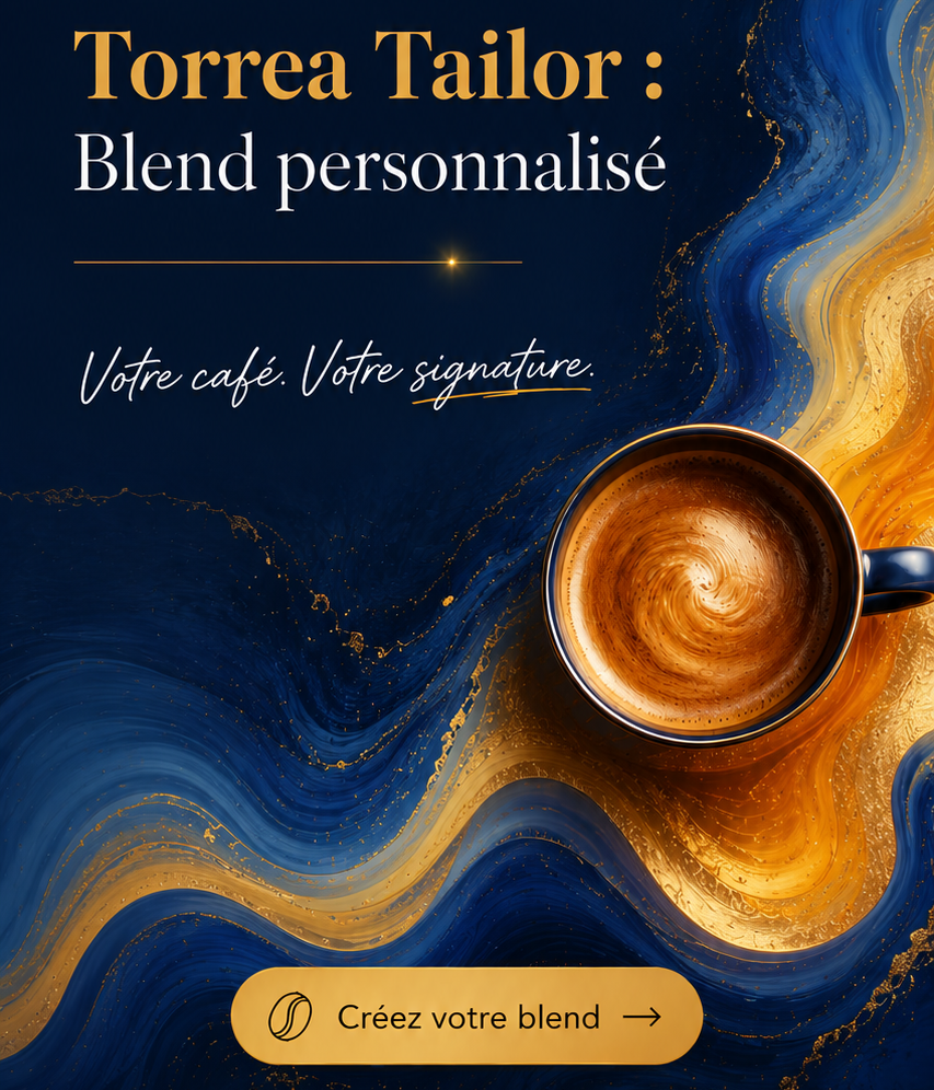 Visuel premium de Torrea Tailor : tasse d'espresso avec ondes de matière liquide bleu et or, texte "Blend personnalisé" et slogan "Votre café. Votre signature."